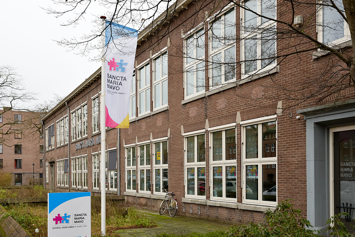 Een foto van het gebouw van de Sancta Maria MAVO voordat het dicht ging